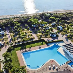 3* База отдыха Miramare Village